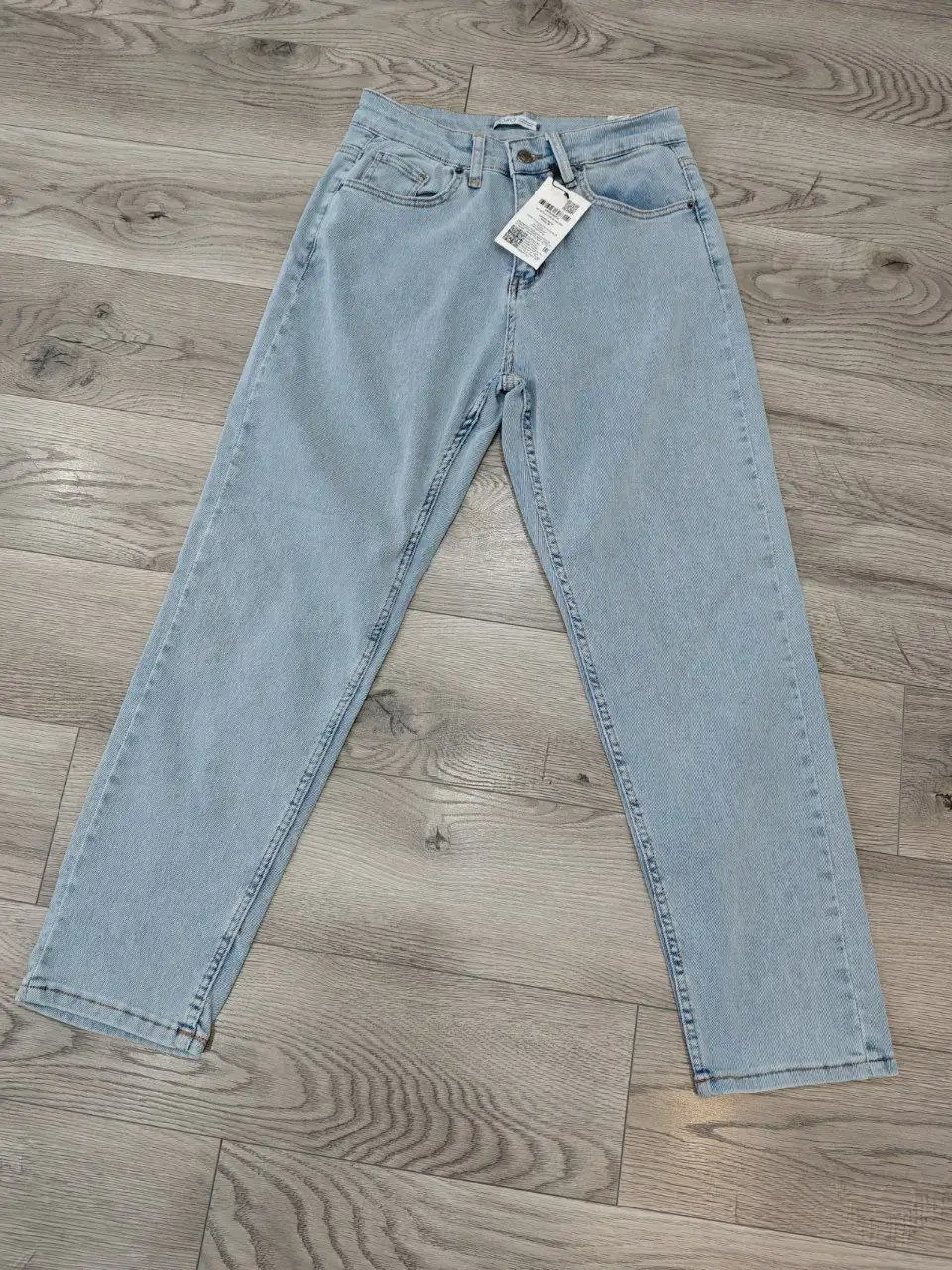 Новые джинсы Mom размер S - Джинсы (Одежда) в Москва