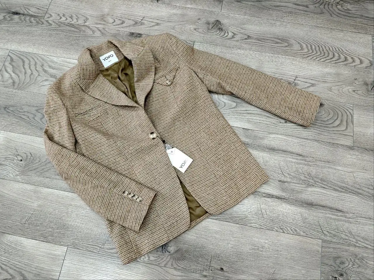 Новый пиджак 44 размера со шерстью - Одежда в Москва