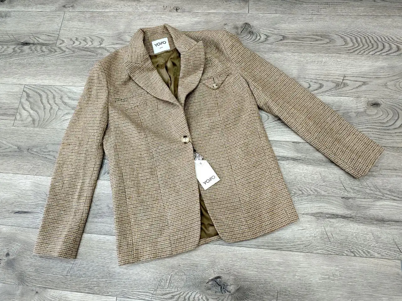 Новый пиджак 44 размера со шерстью - Одежда в Москва