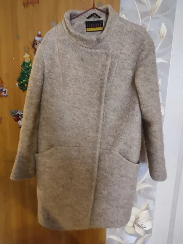 Теплое пальто 60% шерсть размер 44-46 - Нижнее белье в Москва