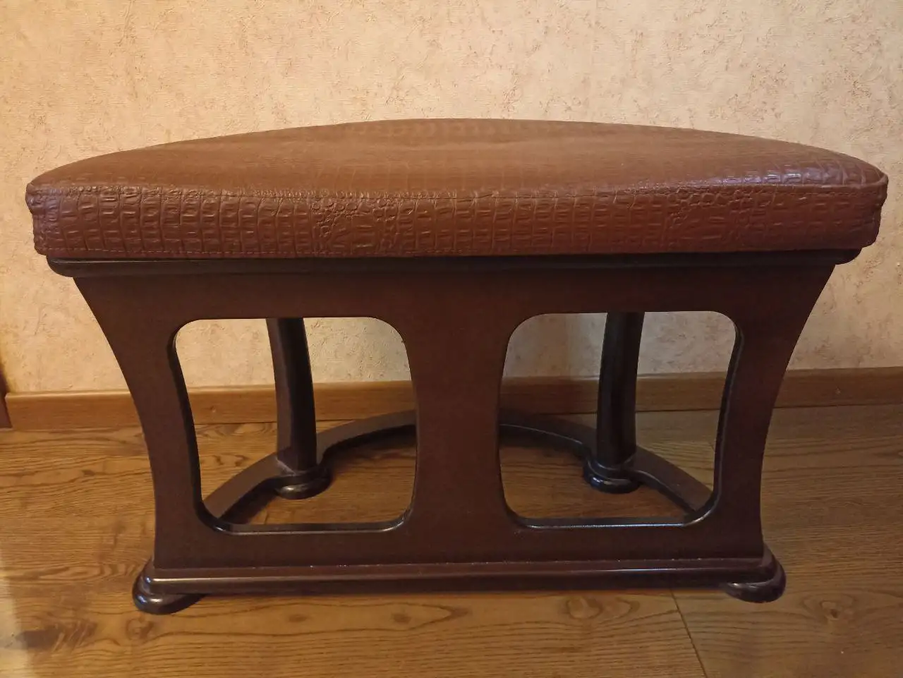 Банкетка пристенная прикроватная - Мебель (Для дома и дачи) в Лобня