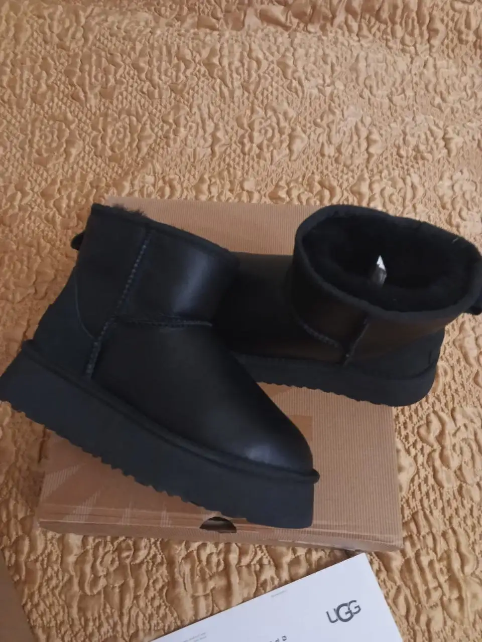 Новые оригинальные UGG из натуральной кожи и овчины - Обувь (Одежда) в Москва