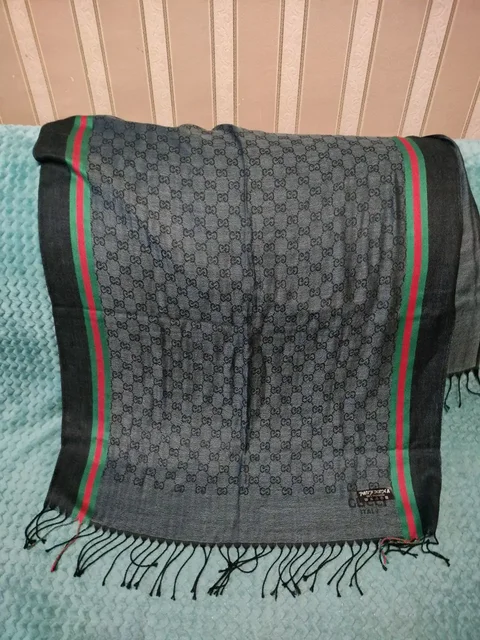 Продажа косынок и палантинов Flokin, PASHMINA, CHANEL - Куртки в Москва