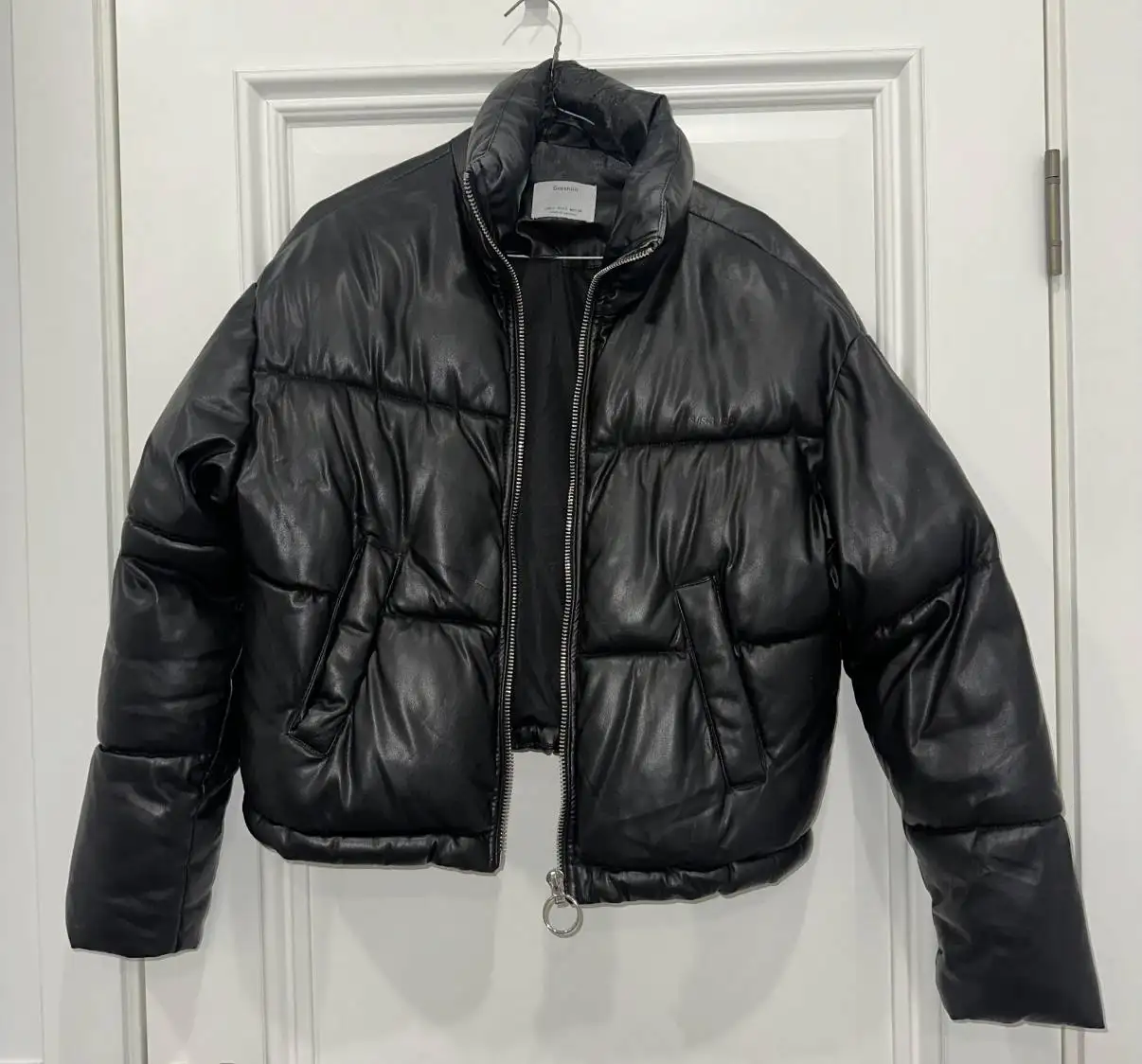 Продажа и обмен верхней одежды и кофт для девушек - Верхняя одежда (Одежда) в Москва