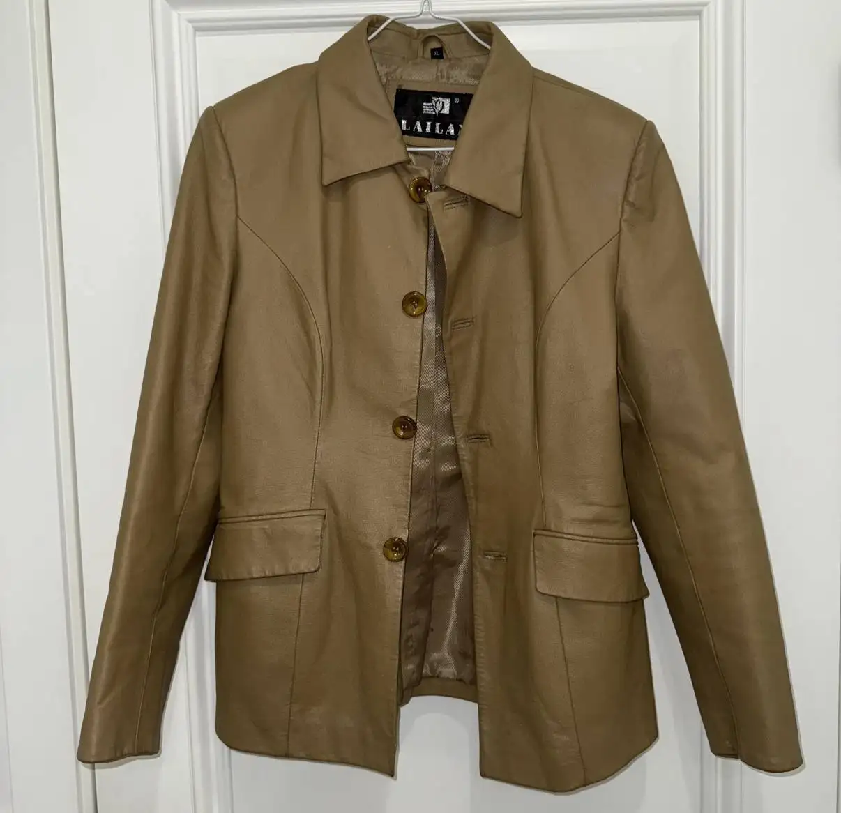 Продажа и обмен верхней одежды и кофт для девушек - Верхняя одежда (Одежда) в Москва