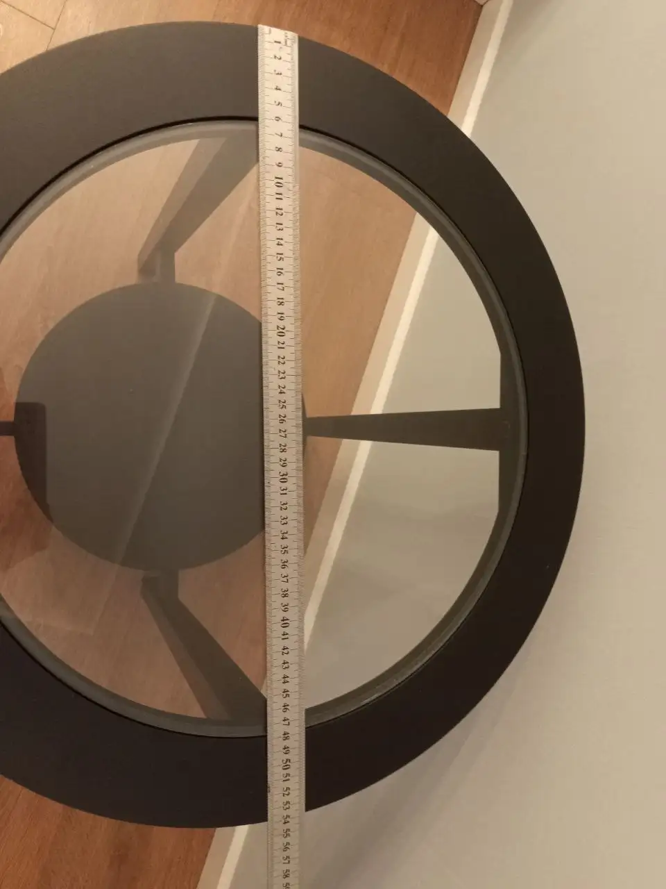 Кофейный столик IKEA со сколами и царапинами - Мебель (Для дома и дачи) в Москва