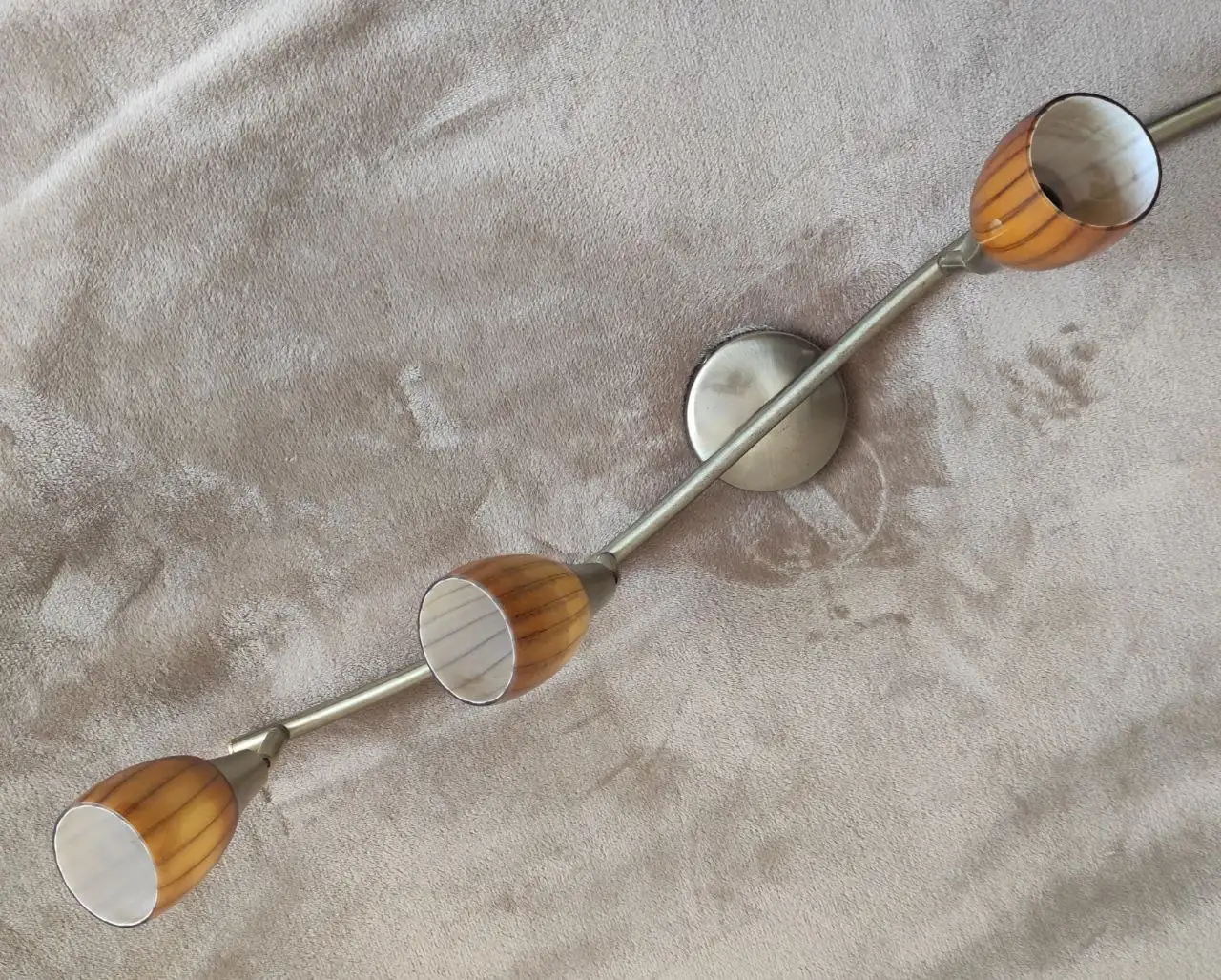 Продам рабочий потолочный светильник - Барахолка в Люберцы