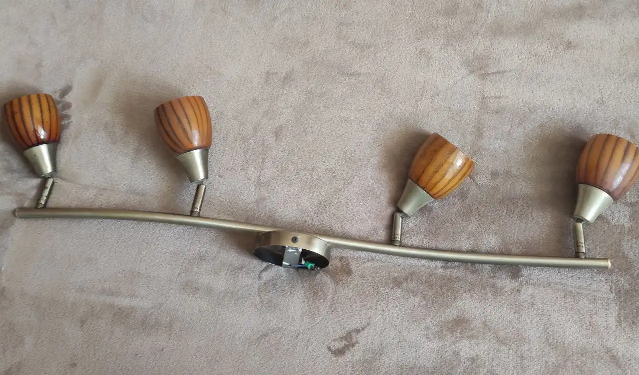 Продам рабочий потолочный светильник - Барахолка в Люберцы