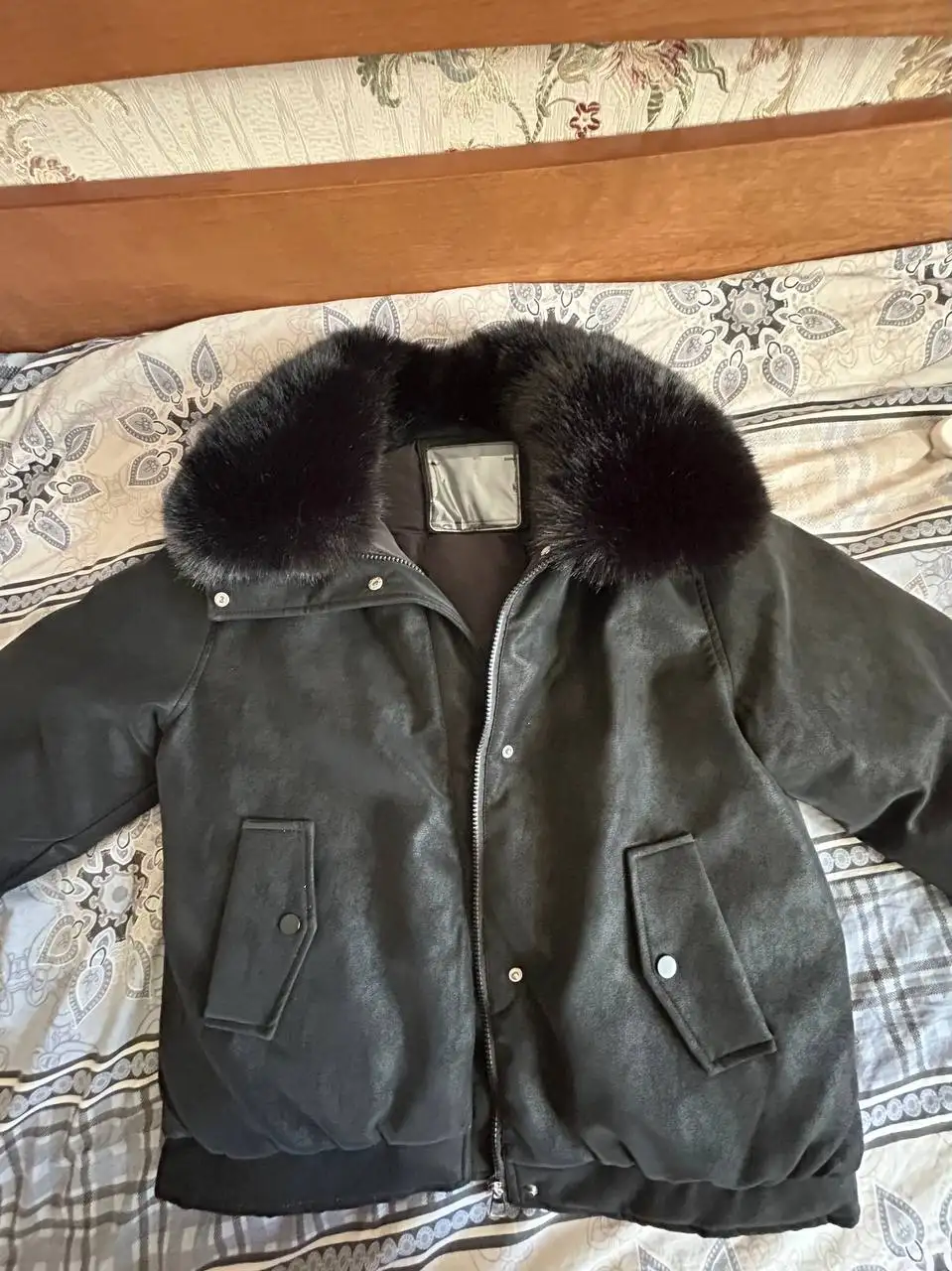 Продам куртку в идеальном состоянии - Верхняя одежда (Одежда) в Москва