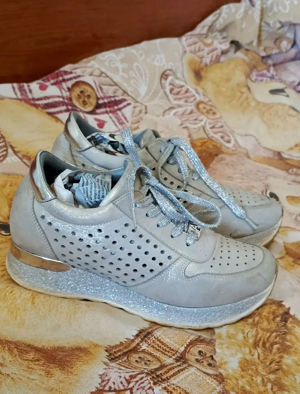 Кроссовки из натуральной кожи серебряного цвета, размер 37 - Обувь (Одежда) в Москва