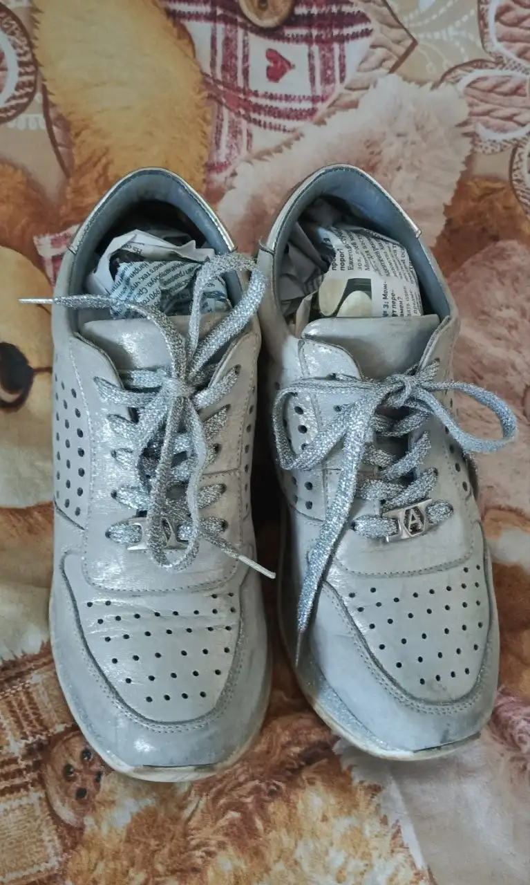 Кроссовки из натуральной кожи серебряного цвета, размер 37 - Обувь (Одежда) в Москва