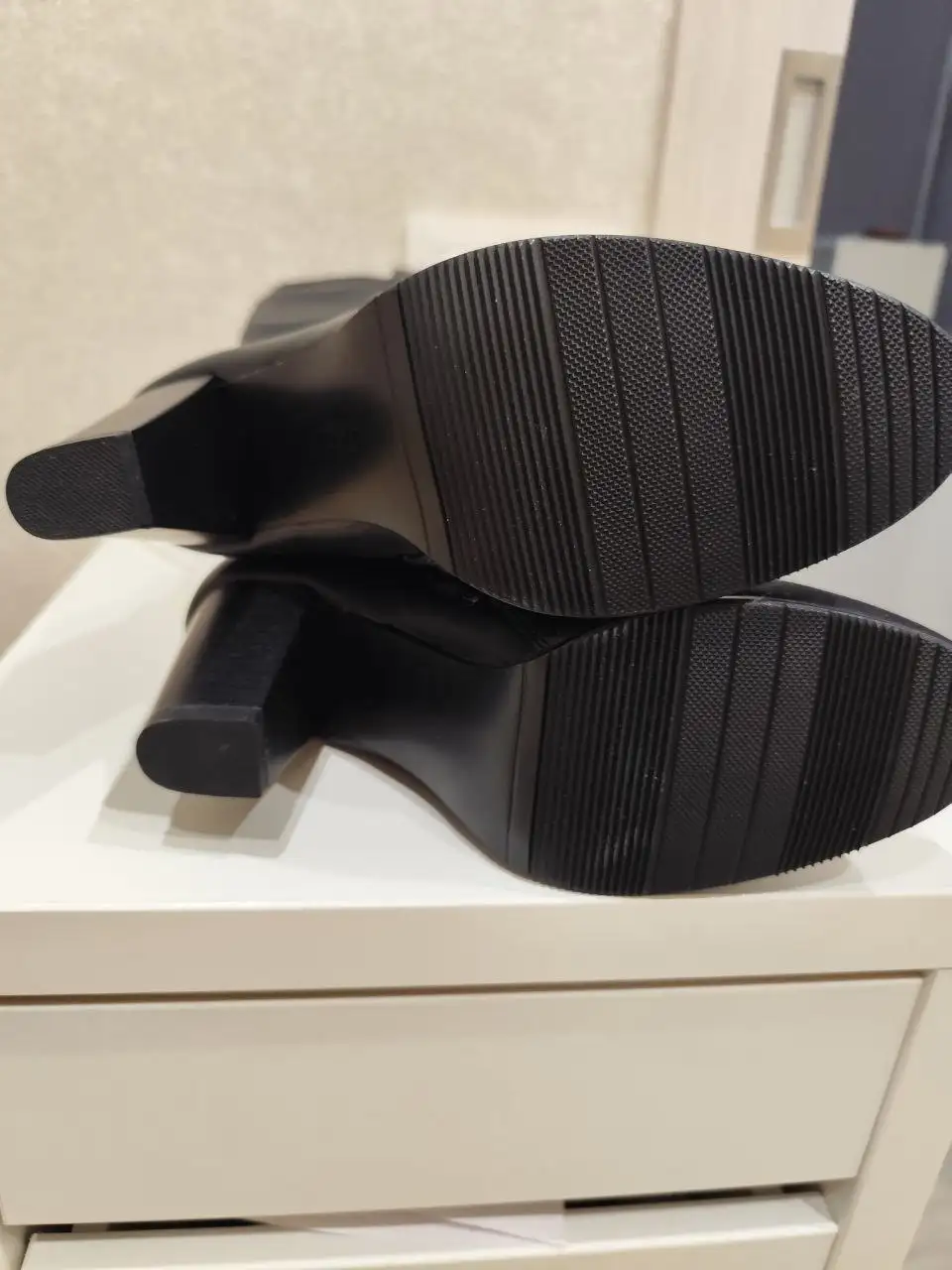 Продажа новых демисезонных сапог - Обувь (Одежда) в Москва