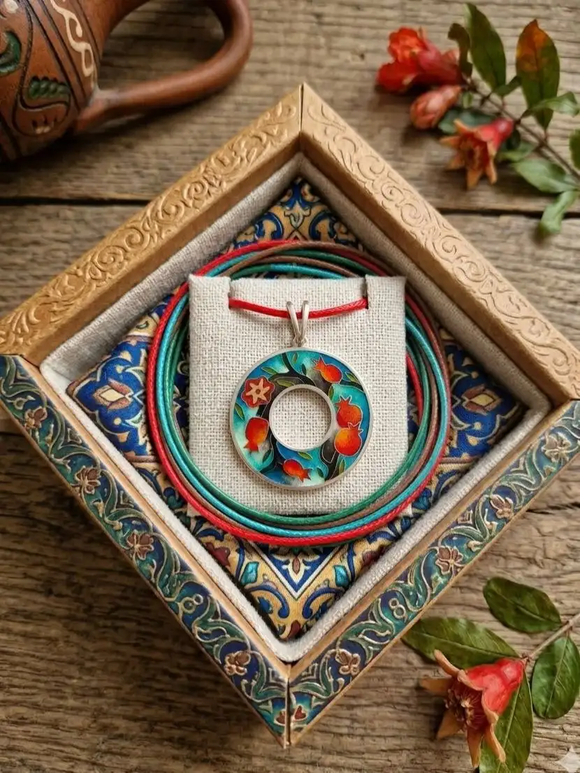 Серебряный кулон с эмалью из Грузии - Ювелирные изделия (Барахолка) в Москва