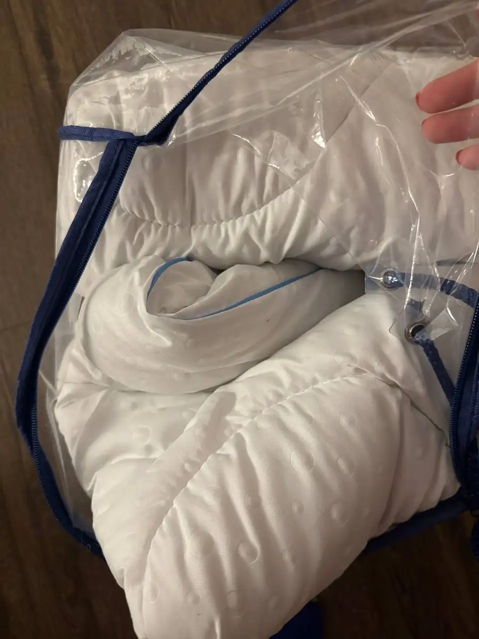 Одеяло новое 1,5 спальное - Постельные принадлежности (Для дома и дачи) в Москва