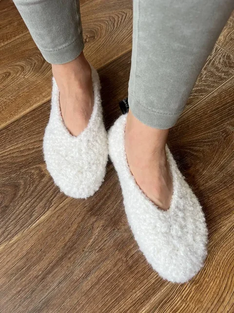 Беленькие уютные тапочки с массажной стелькой - Шорты в Москва