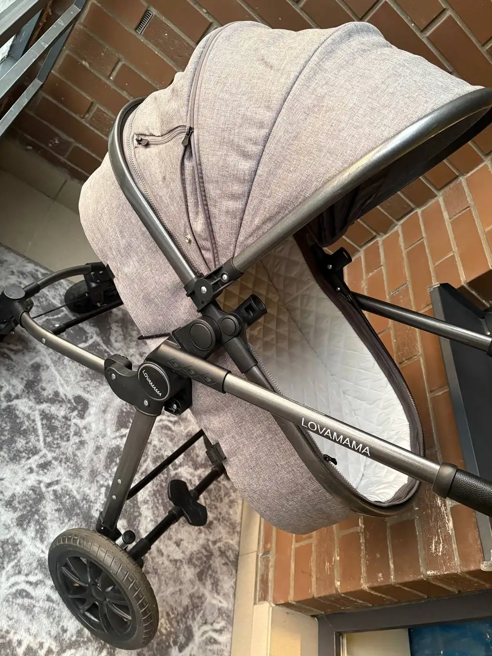 Продам коляску и автолюльку LovaMama серый цвет - Коляски и автокресла (Товары для детей) в Москва