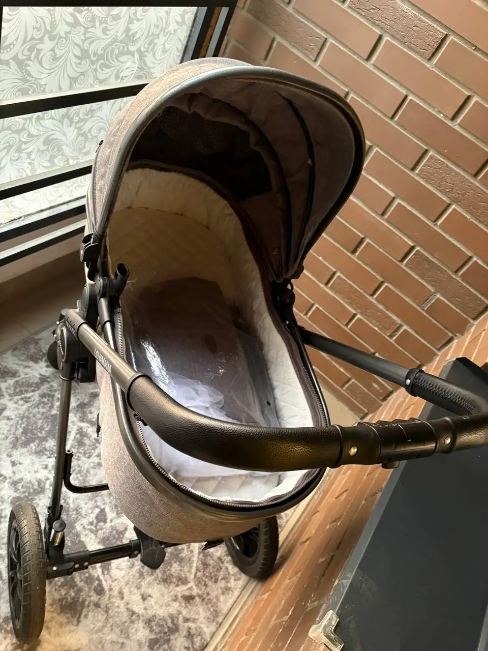 Продам коляску и автолюльку LovaMama серый цвет - Коляски и автокресла (Товары для детей) в Москва