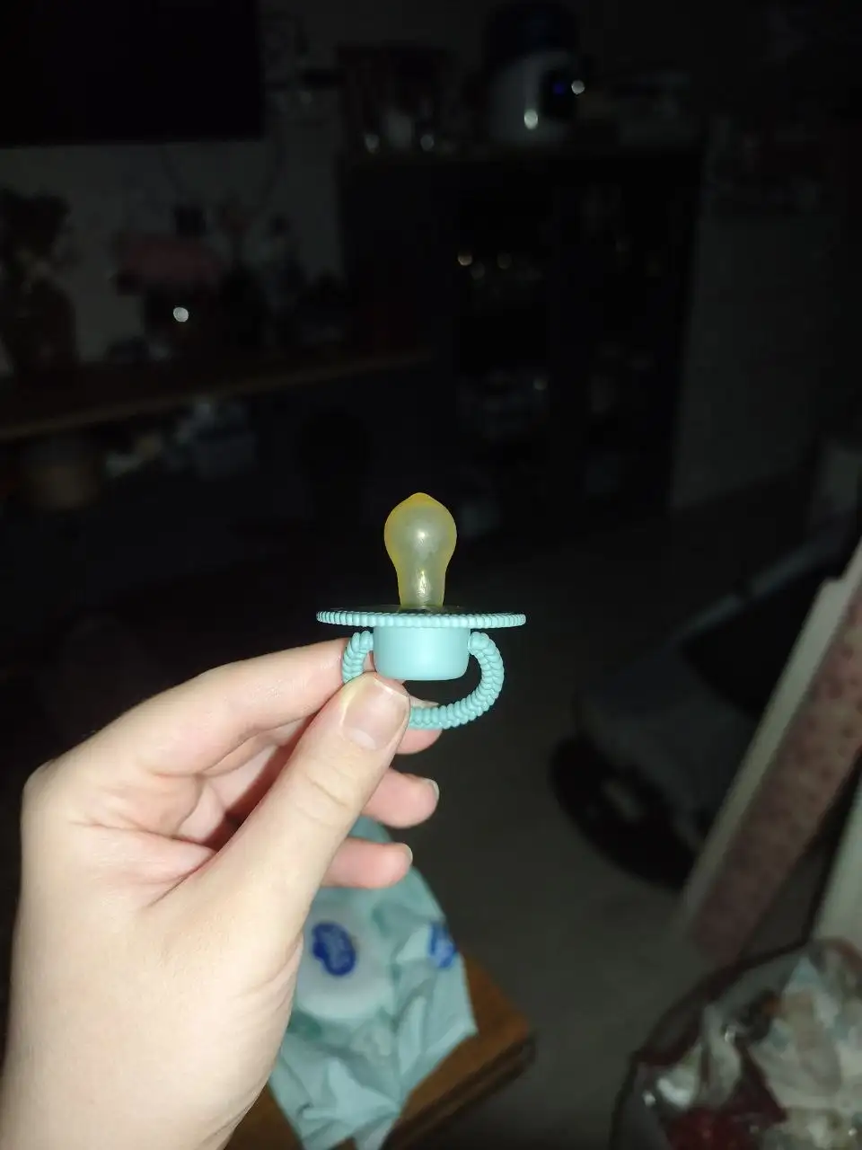 Пустышки детские силиконовые и латексные 0-6 месяцев - Аксессуары для кормления (Товары для детей) в Москва