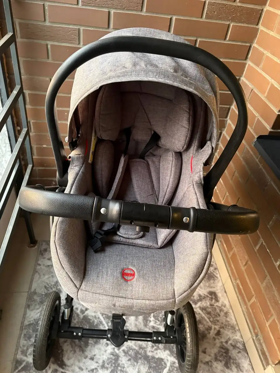 Продам коляску и автолюльку LovaMama серого цвета - Детские коляски и автокресла (Товары для детей) в Москва