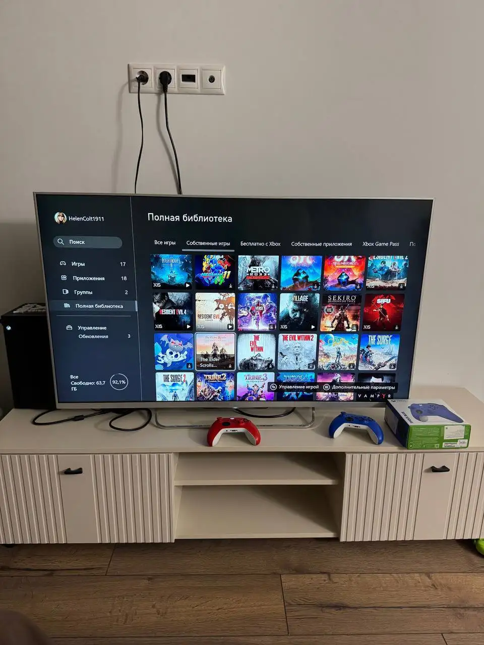 Продам Xbox X 1Tb с полным комплектом - Игровые приставки (Электроника) в Москва