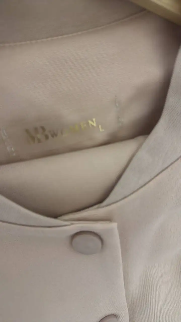 Продам костюм размер L - Костюмы (Одежда) в Лобня