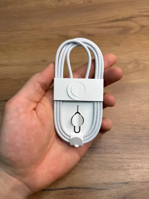 Продам оригинальный провод Apple USB-C из набора iPhone 17 Pro - Умные часы в Москва