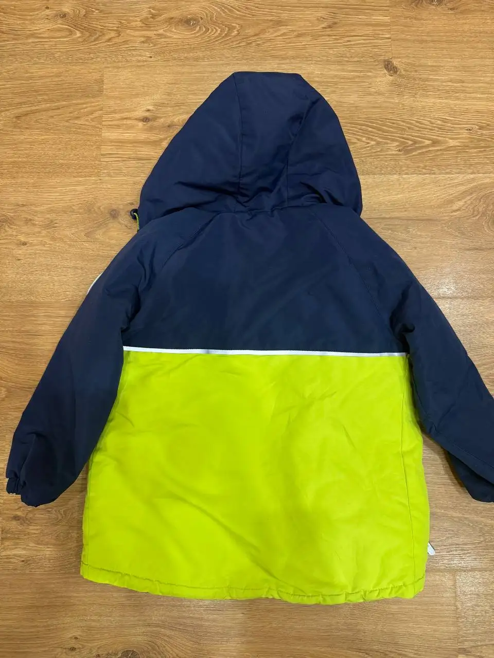 Курточка для мальчика 122 размер - Детская одежда (Одежда) в Москва