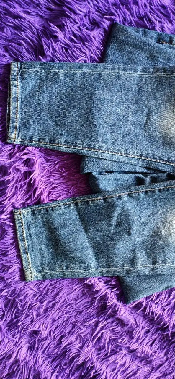 Продажа новых джинсов с этикетками - Джинсы (Одежда) в Москва