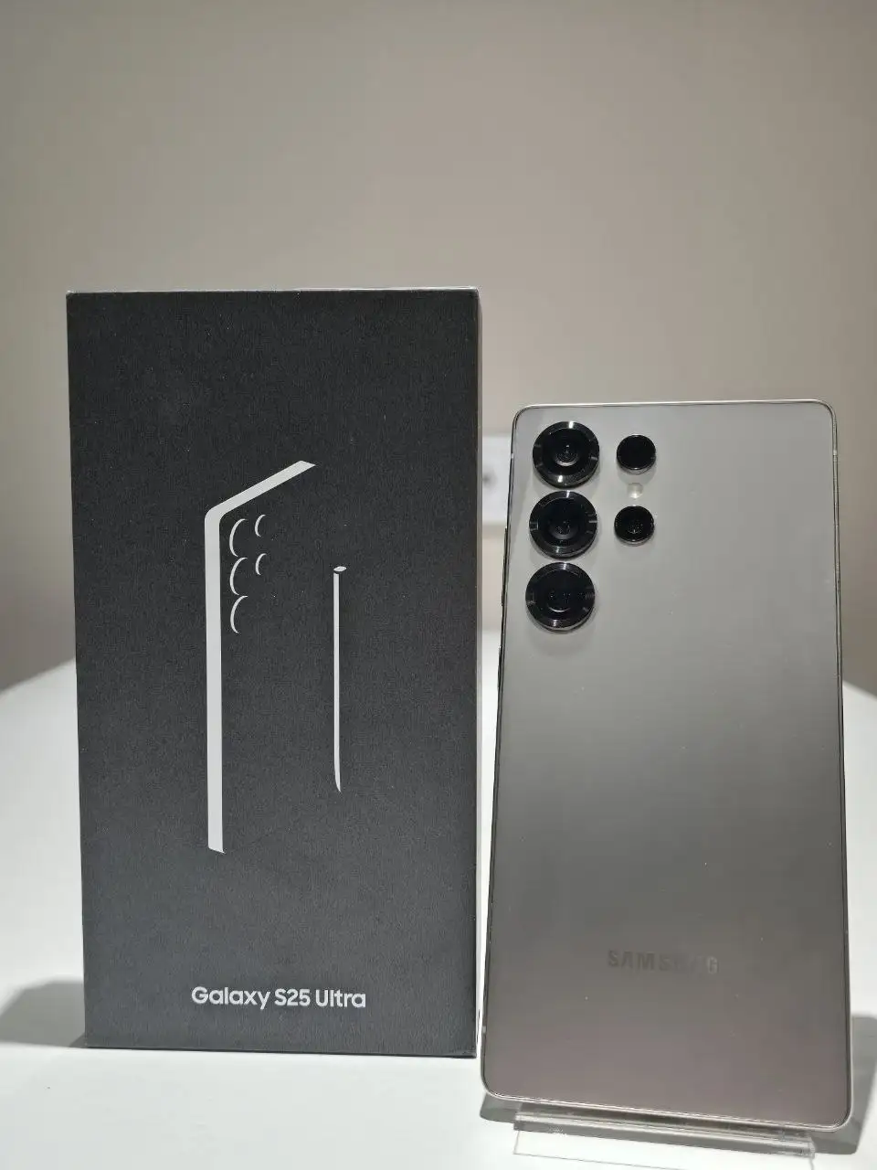 Samsung Galaxy S25 Ultra 12/256 2 Sim в отличном состоянии - Смартфоны (Электроника) в Химки