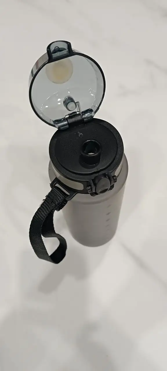 Шейкер для воды 700 мл с защитой от открывания - Спорттовары (Хобби и отдых) в Москва