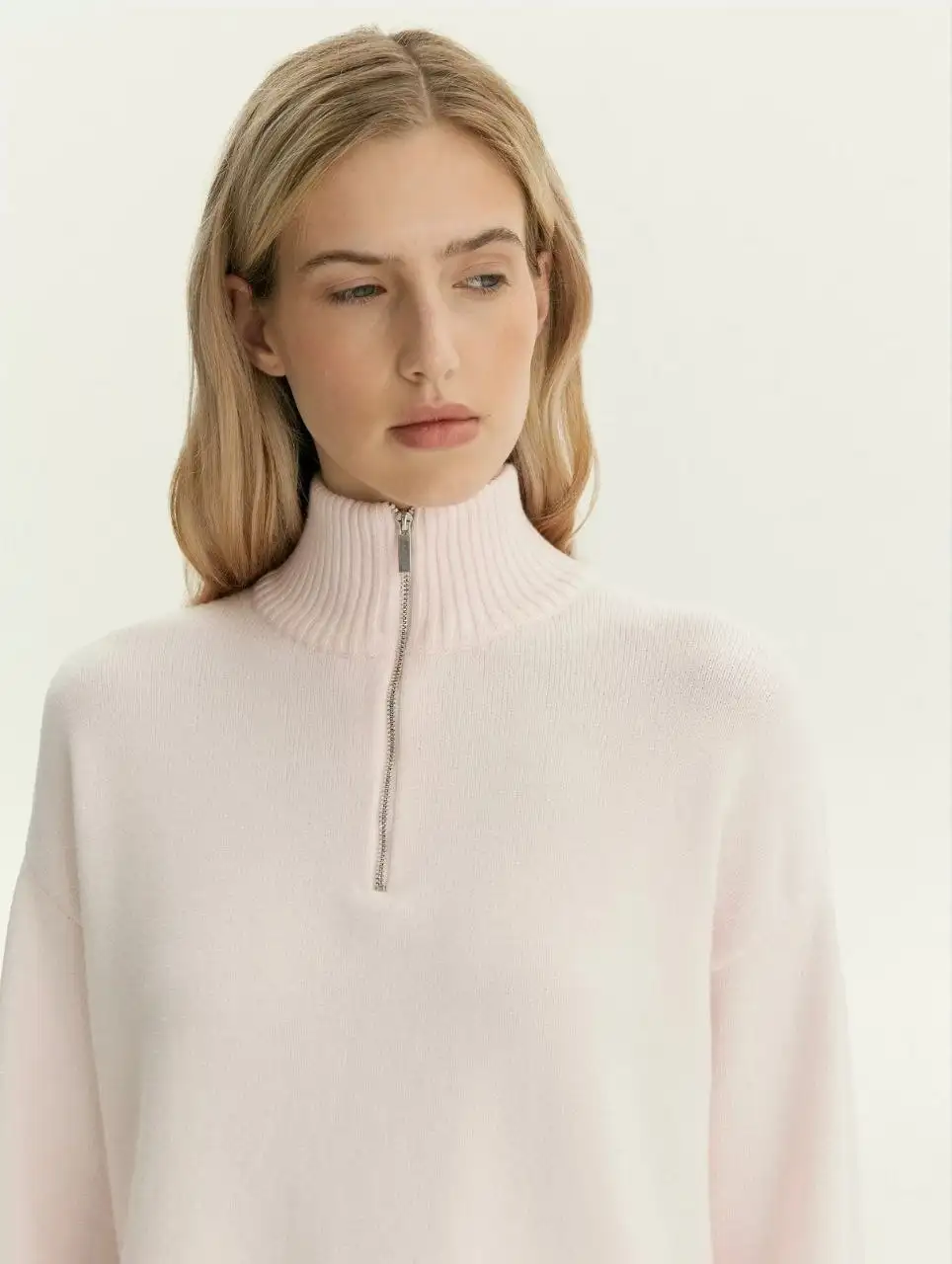 Продажа нового свитера ЕМКА размера L - Одежда в Москва