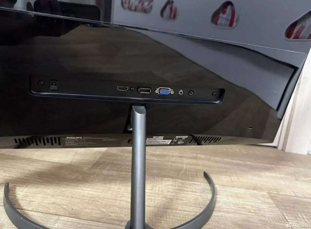 Продажа монитора 27 дюймов и фотоаппарата Canon 550D - Электроника в Москва