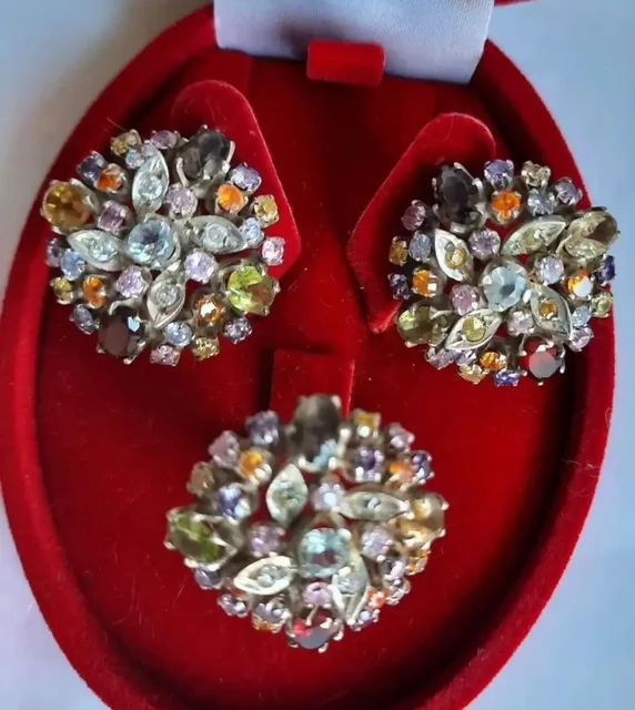 Серьги и кольцо из серебра 925 пробы с натуральными самоцветами - Ювелирные изделия в Москва