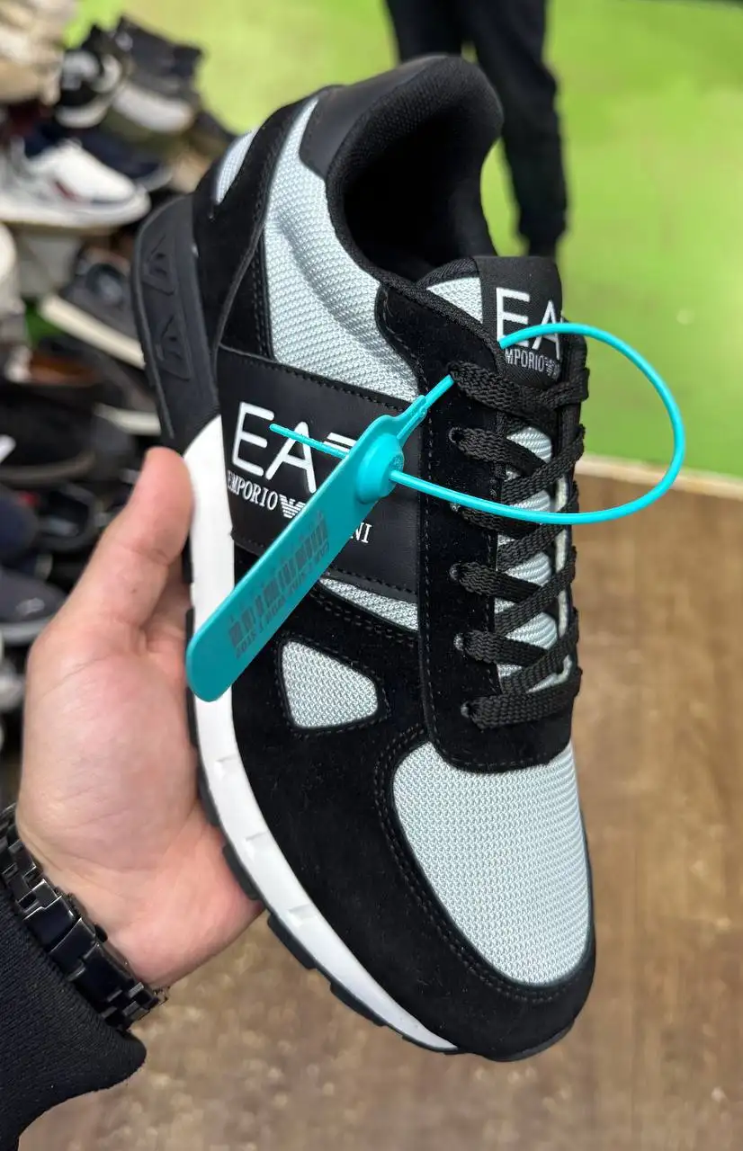 Обувь и кроссовки всех видов от 400 рублей за пару, опт - Обувь (Одежда) в Москва