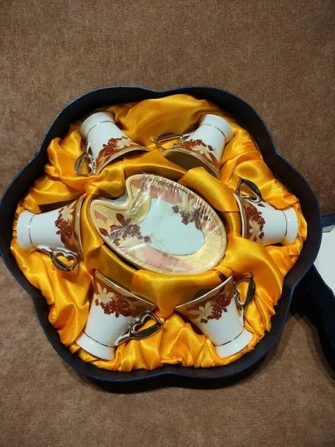 Продажа б/у товаров: кофейный сервиз, измельчитель, электрическая расческа, крепление для ТВ, роутер - Статуэтки в Москва