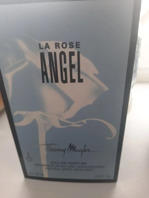 Парфюмированная вода Angel 0,25 л - Средства для душа в Москва