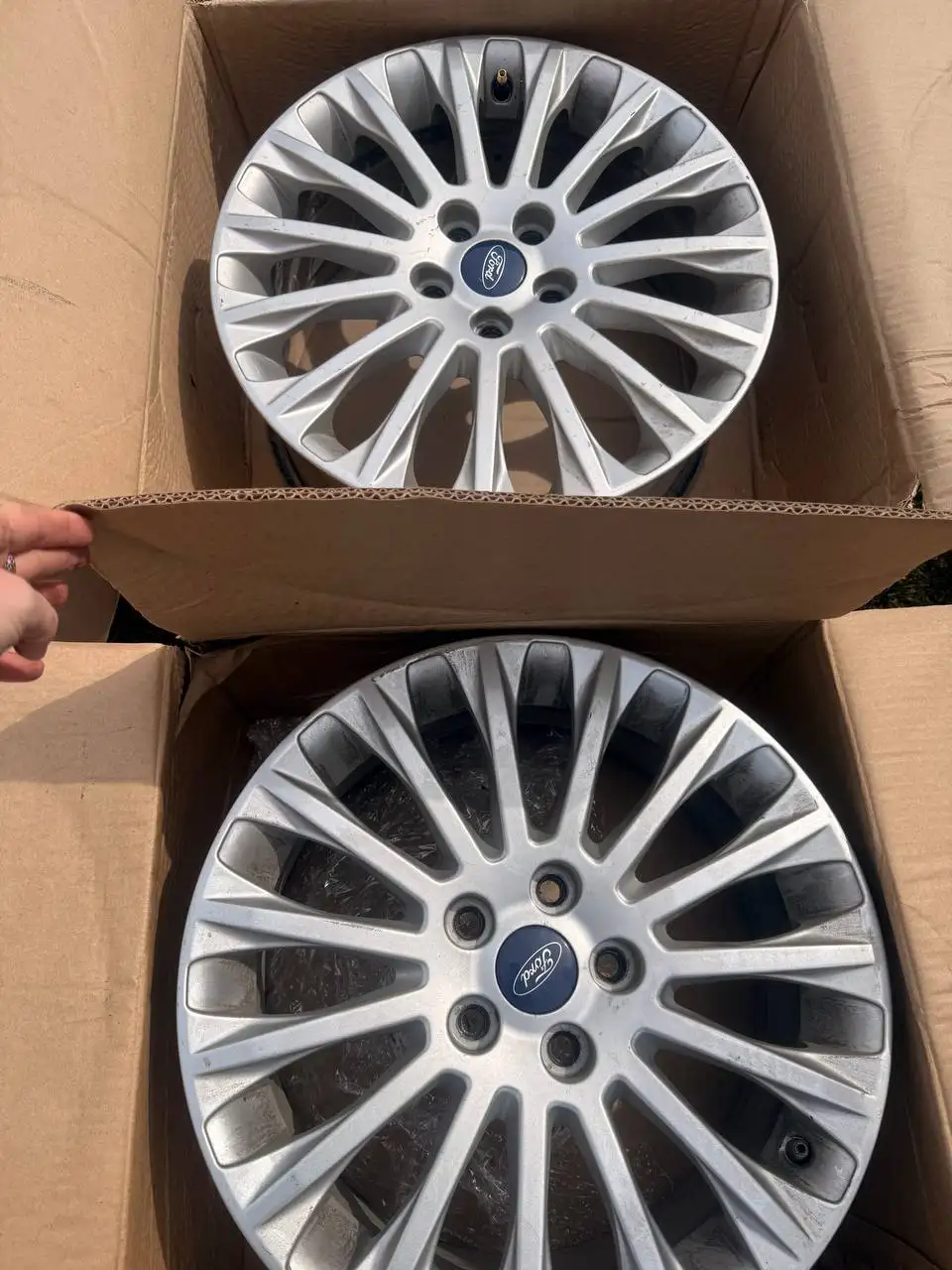 Комплект дисков и зимней резины на Форд - Шины и диски (Запчасти) в Красногорск