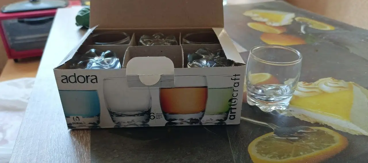 Продажа ботфортов, клавиатуры, наборов для творчества, рюмок, рюкзака и сумки - Барахолка в Москва