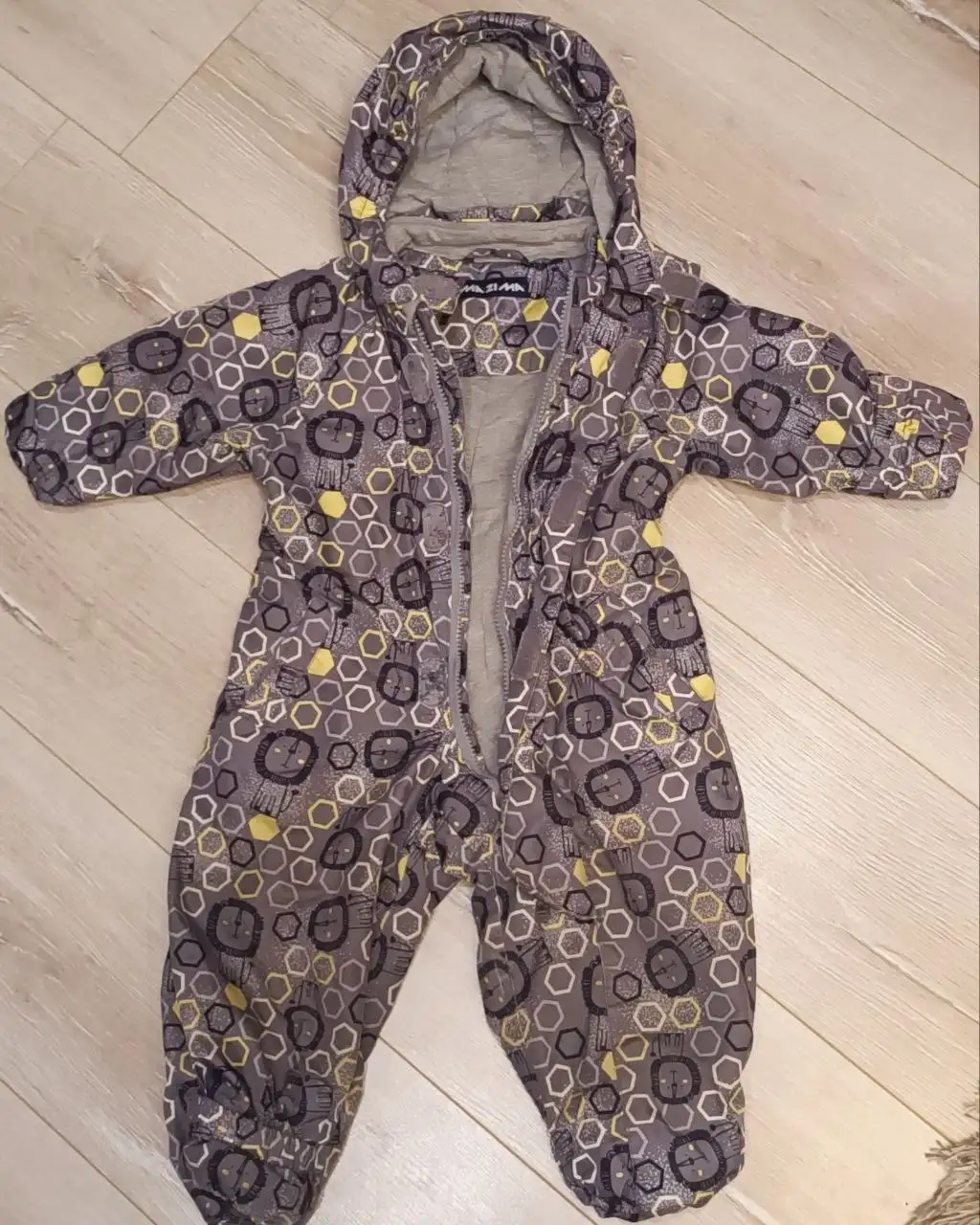 Продам демисезонный комбинезон 74 размера - Детская одежда (Одежда) в Москва