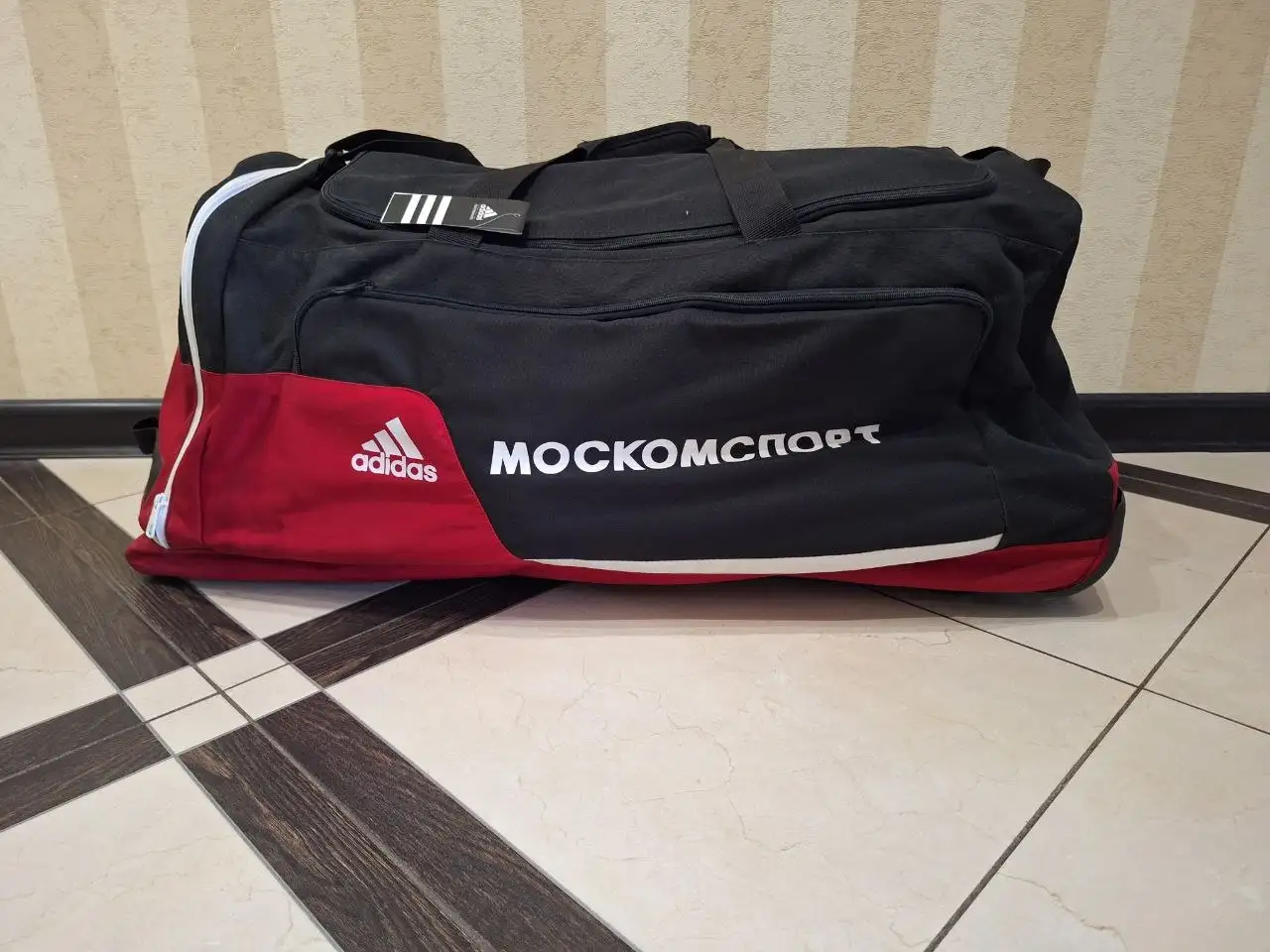 Спортивная сумка Adidas с биркой - Сумки и рюкзаки (Спорт и отдых) в Сосенский