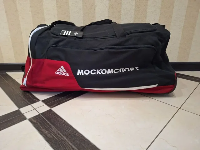Спортивная сумка Adidas с биркой - Гантели в Сосенский