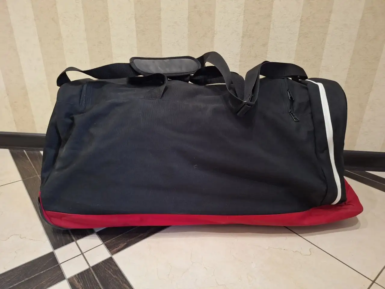 Спортивная сумка Adidas с биркой - Сумки и рюкзаки (Спорт и отдых) в Сосенский