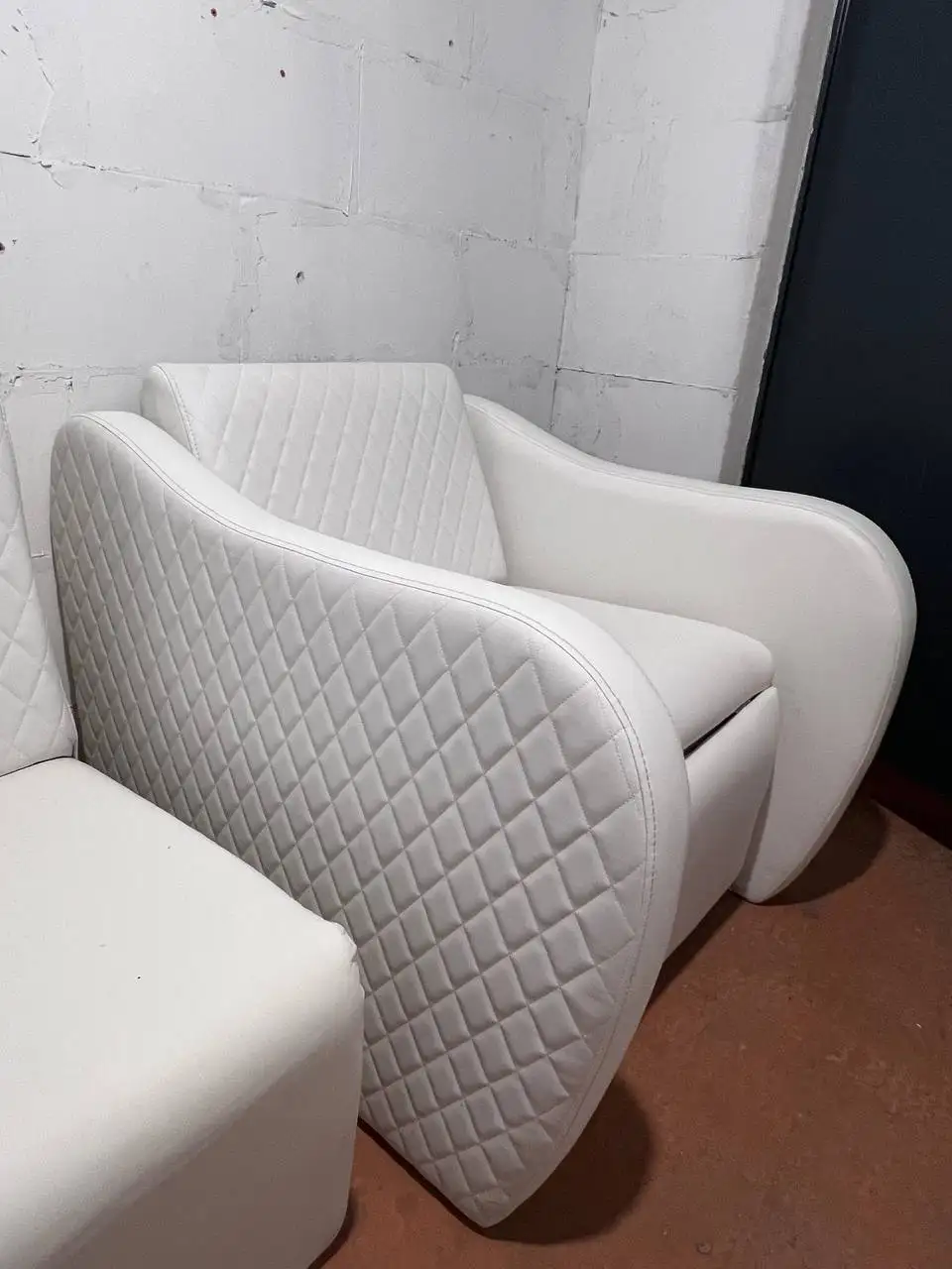 Продажа мебели для салона красоты - Салон красоты (Готовый бизнес и оборудование) в Москва