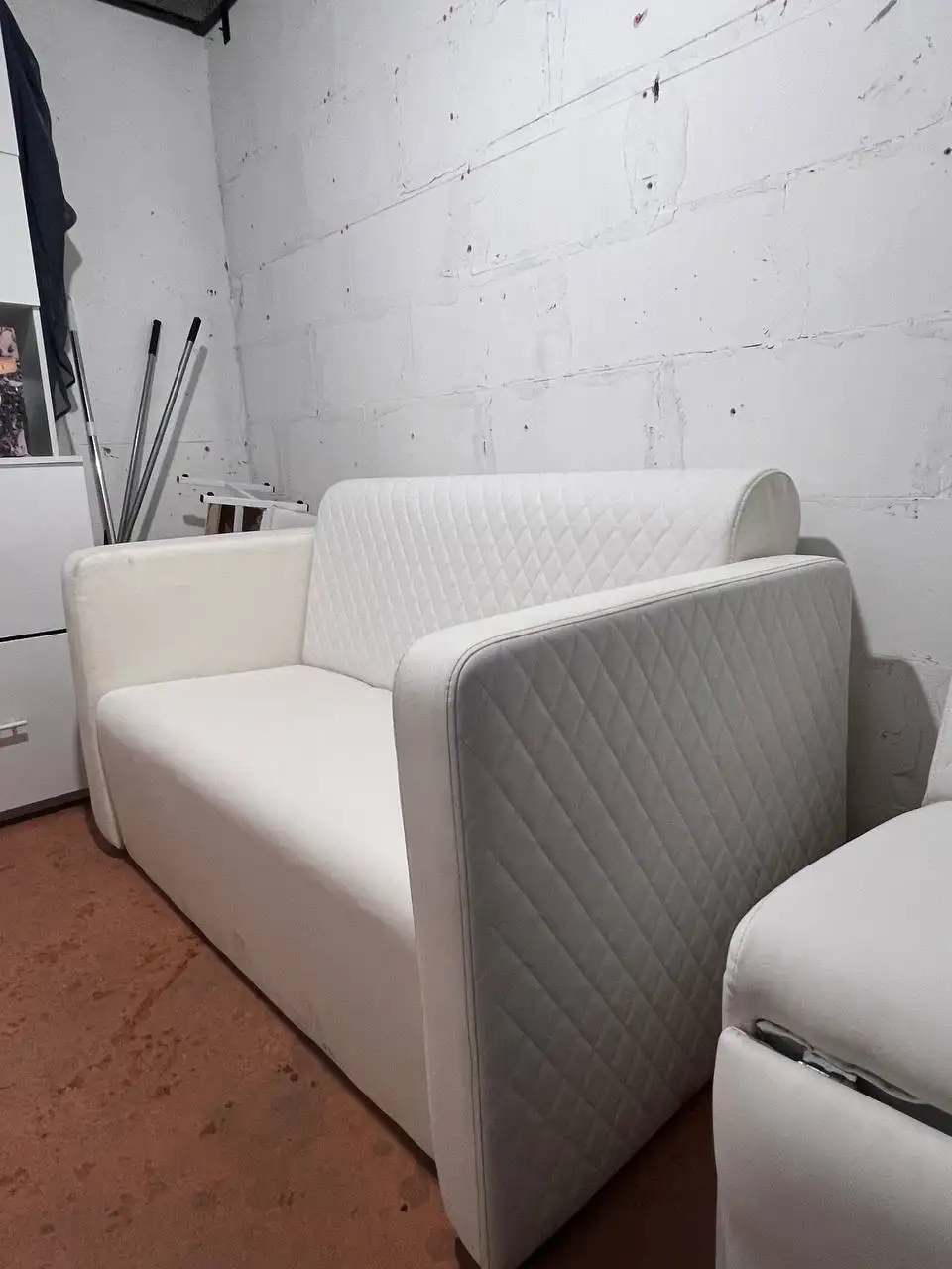 Продажа мебели для салона красоты - Салон красоты (Готовый бизнес и оборудование) в Москва