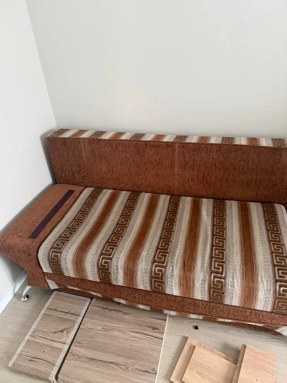 Диван раскладной 2,00*70 - Мебель (Для дома и дачи) в Москва