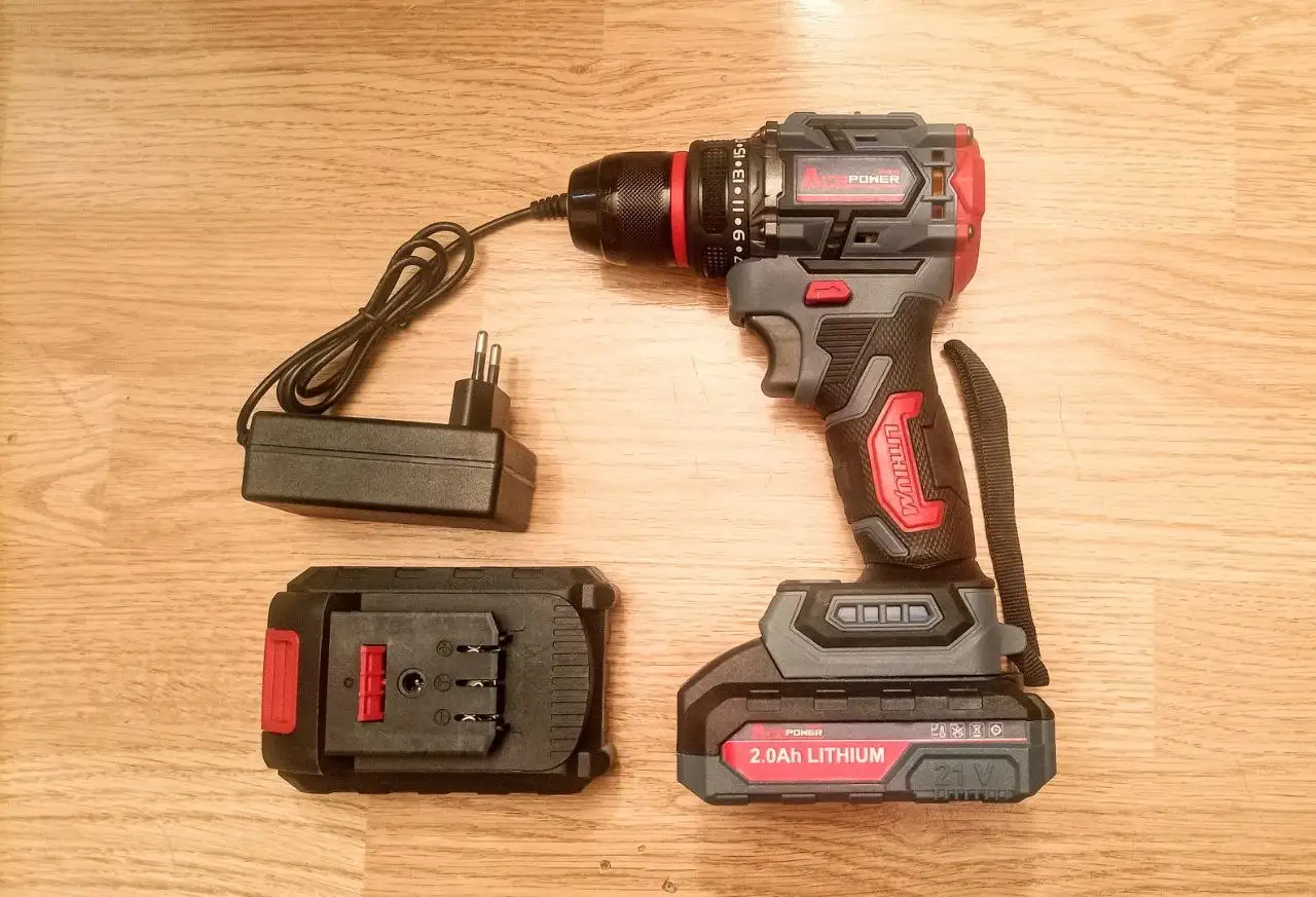 Новый бесщеточный шуруповерт 21V - Электроинструменты (Электроника) в Москва