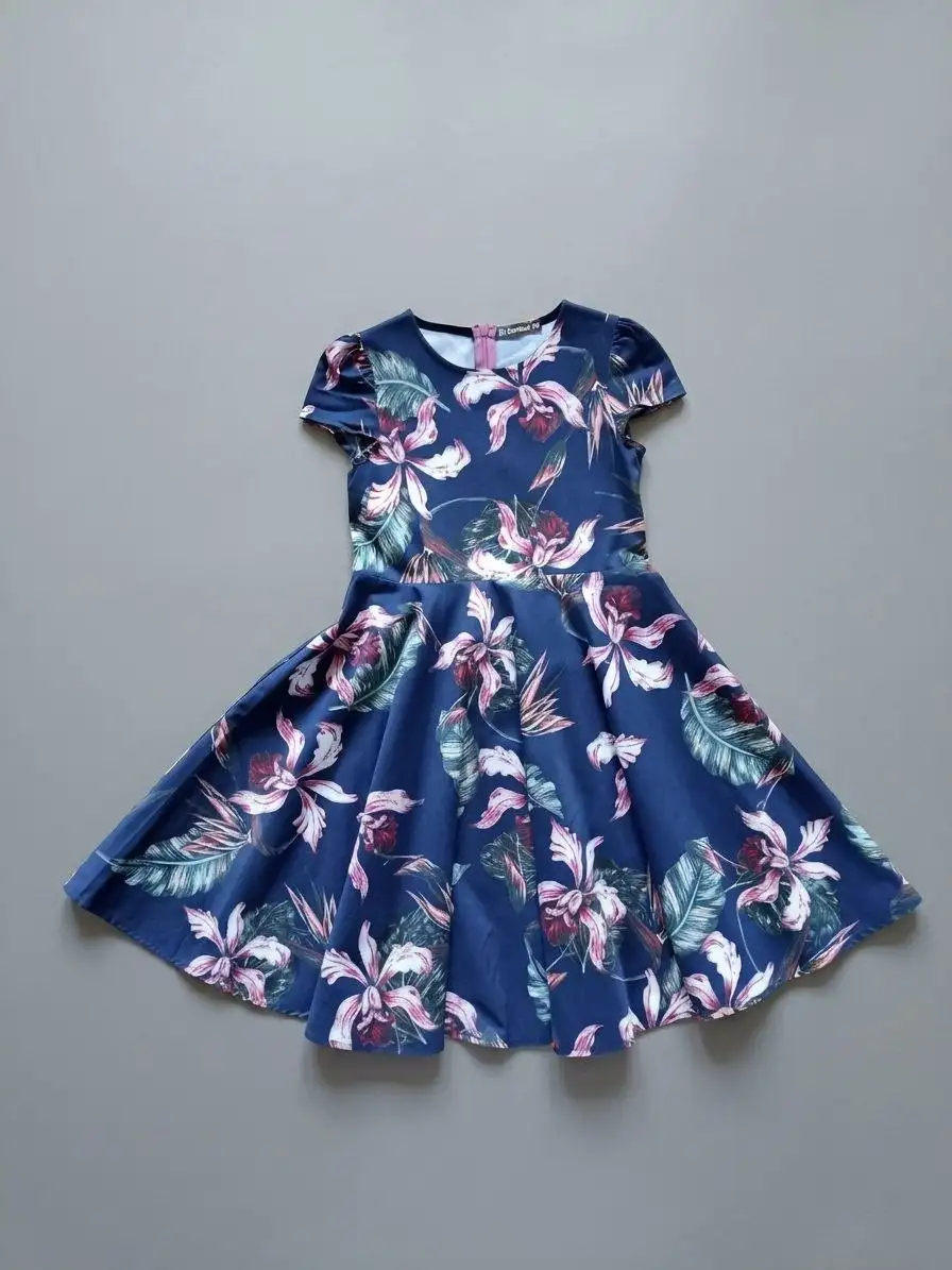 Нарядное платье для девочки 140 см - Платья (Одежда) в Лобня