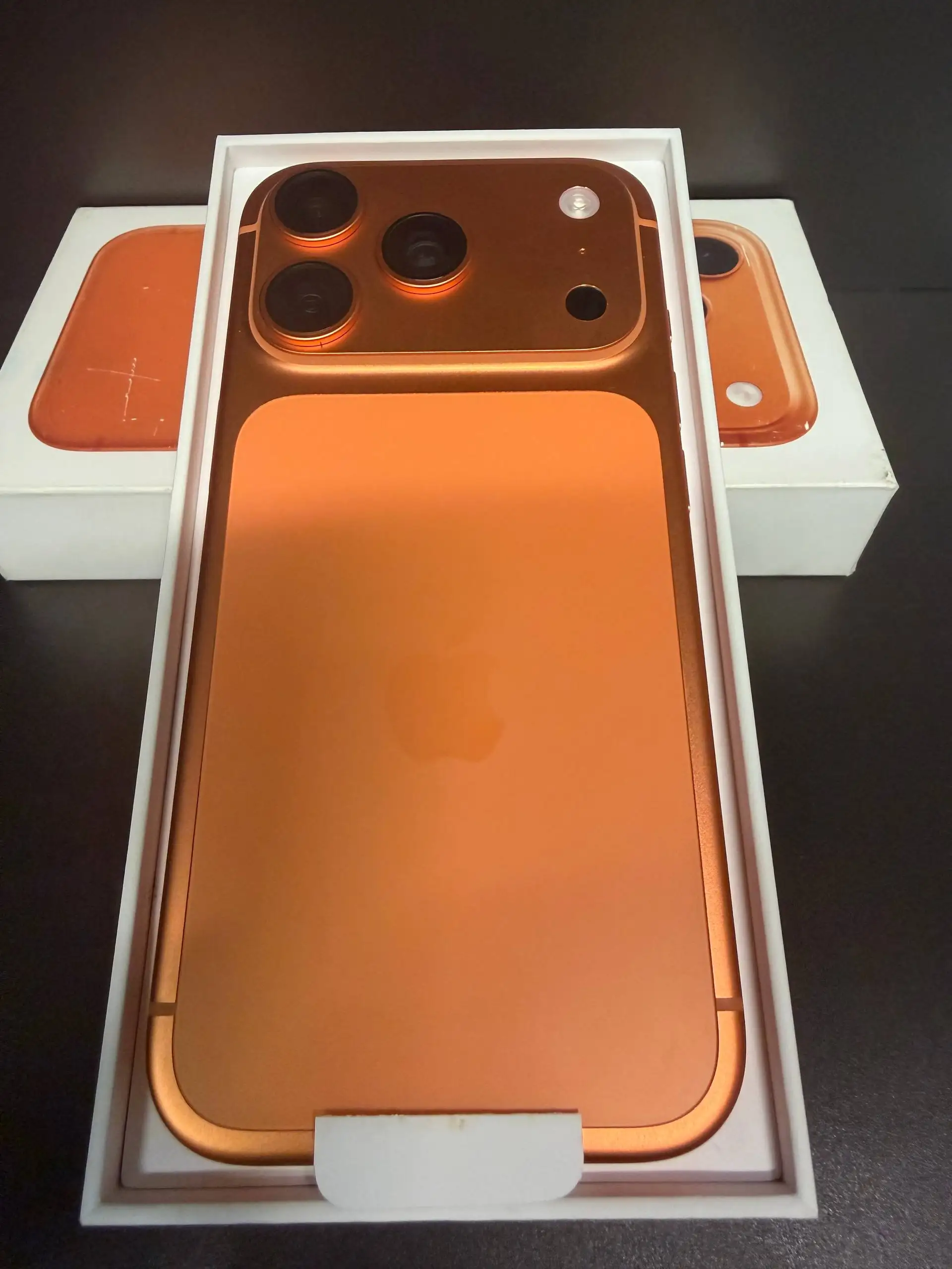 iPhone 17 Pro 256GB Orange eSIM - Смартфоны (Электроника) в Москва