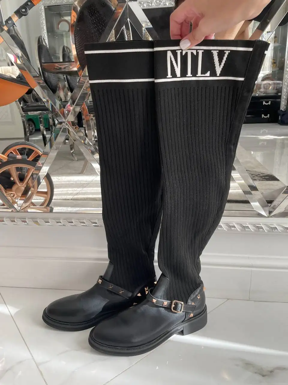 Продаю ботфорты Valentino - Обувь (Одежда) в Москва