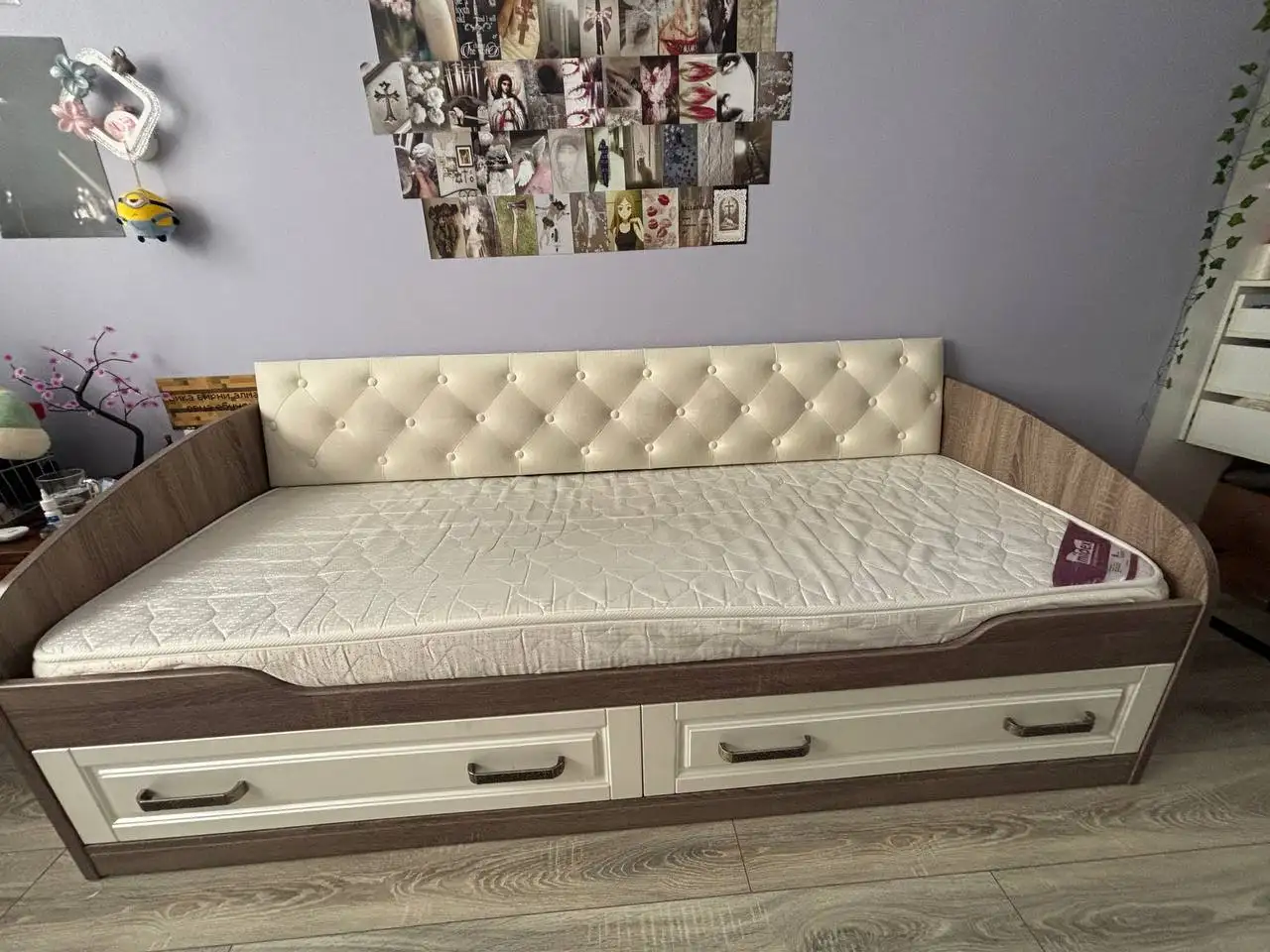 Продаю б/у кровать с матрасом и мягким изголовьем - Мебель (Для дома и дачи) в Москва